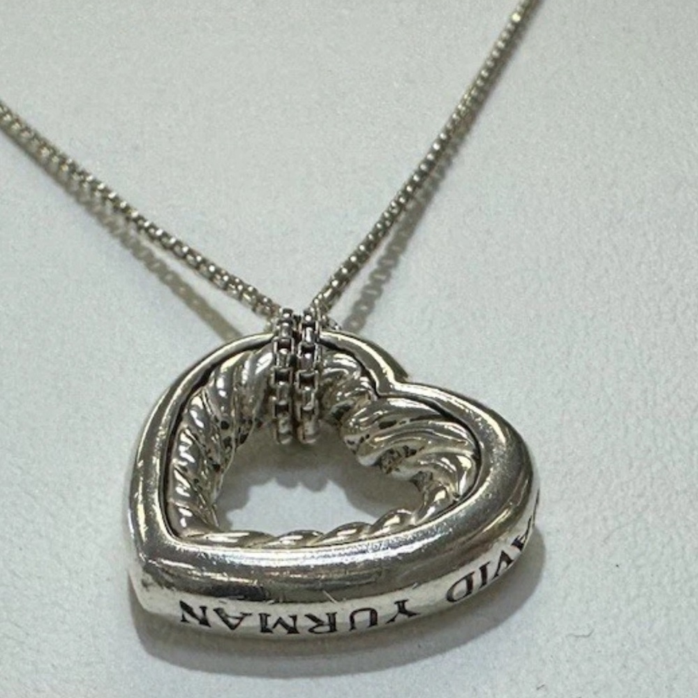 David Yurman Elegant Silver Pendant Necklace - Picture 4 of 4